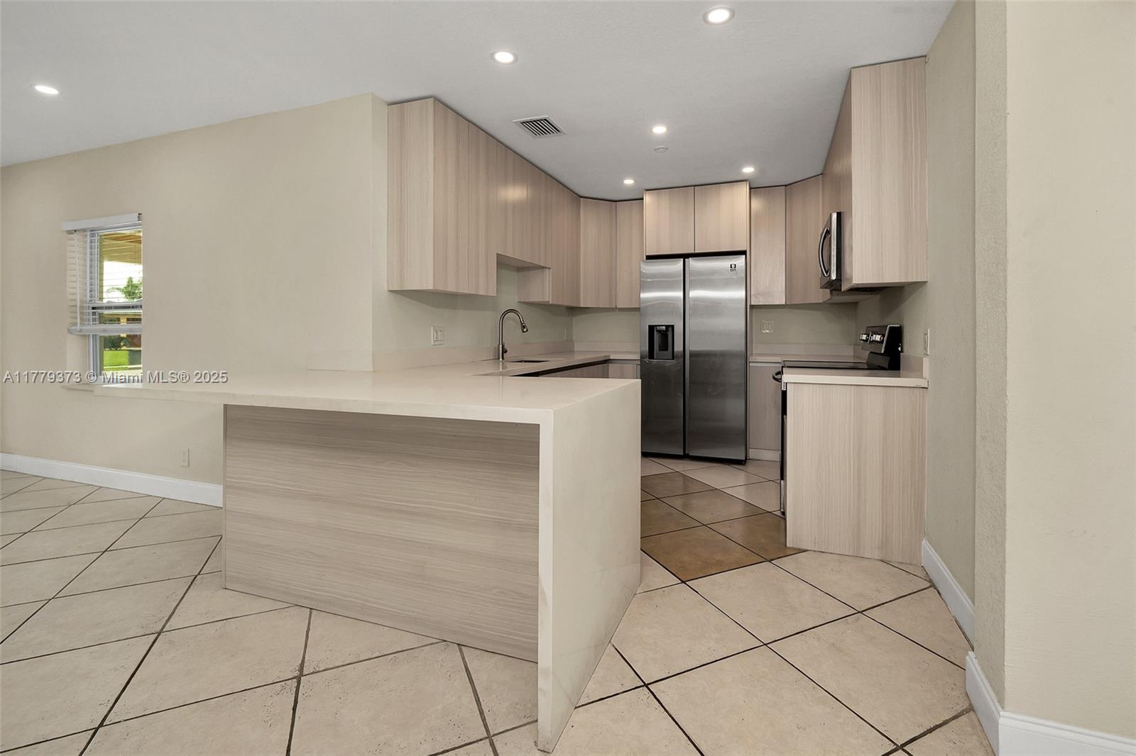 Property for Sale at 411 Ne 58th Ct, Oakland Park, Miami-Dade County, Florida - Bedrooms: 3 
Bathrooms: 4  - $510,000
