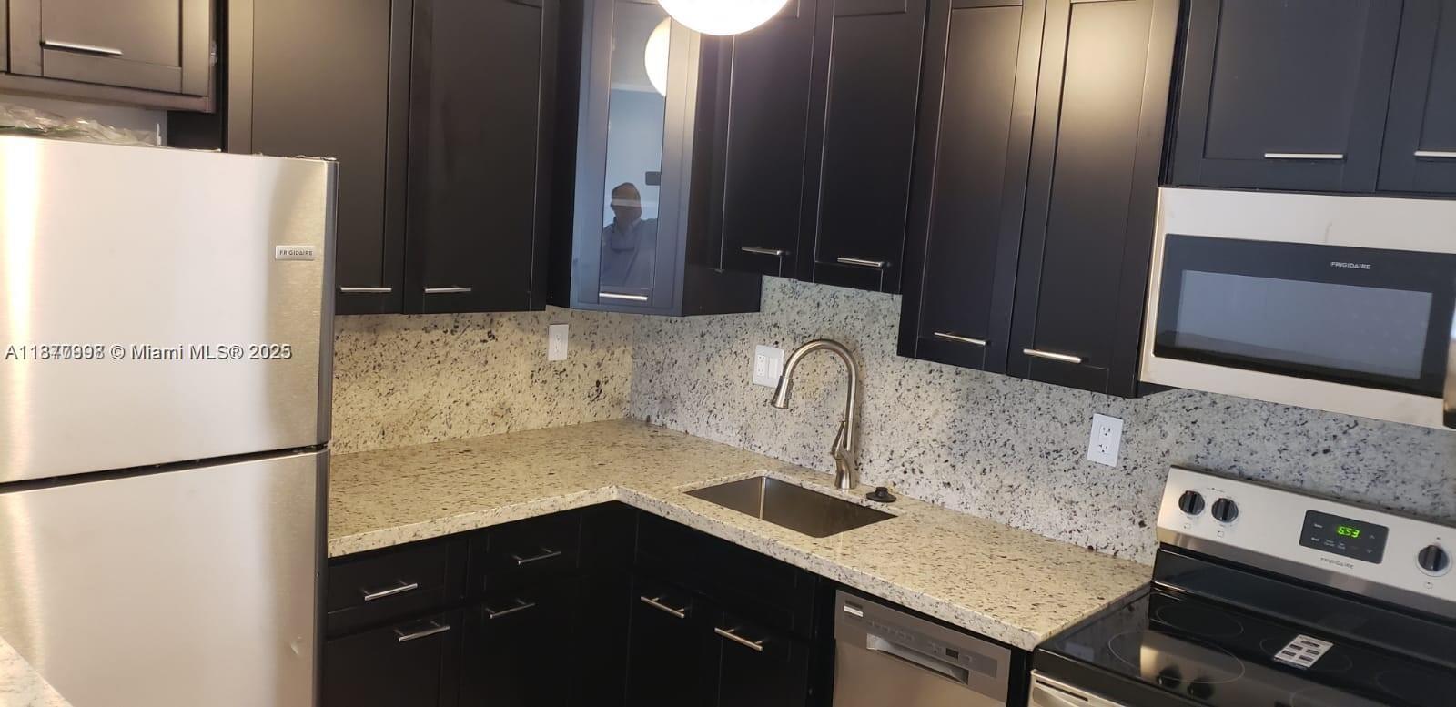 9709 Hammocks Blvd 202