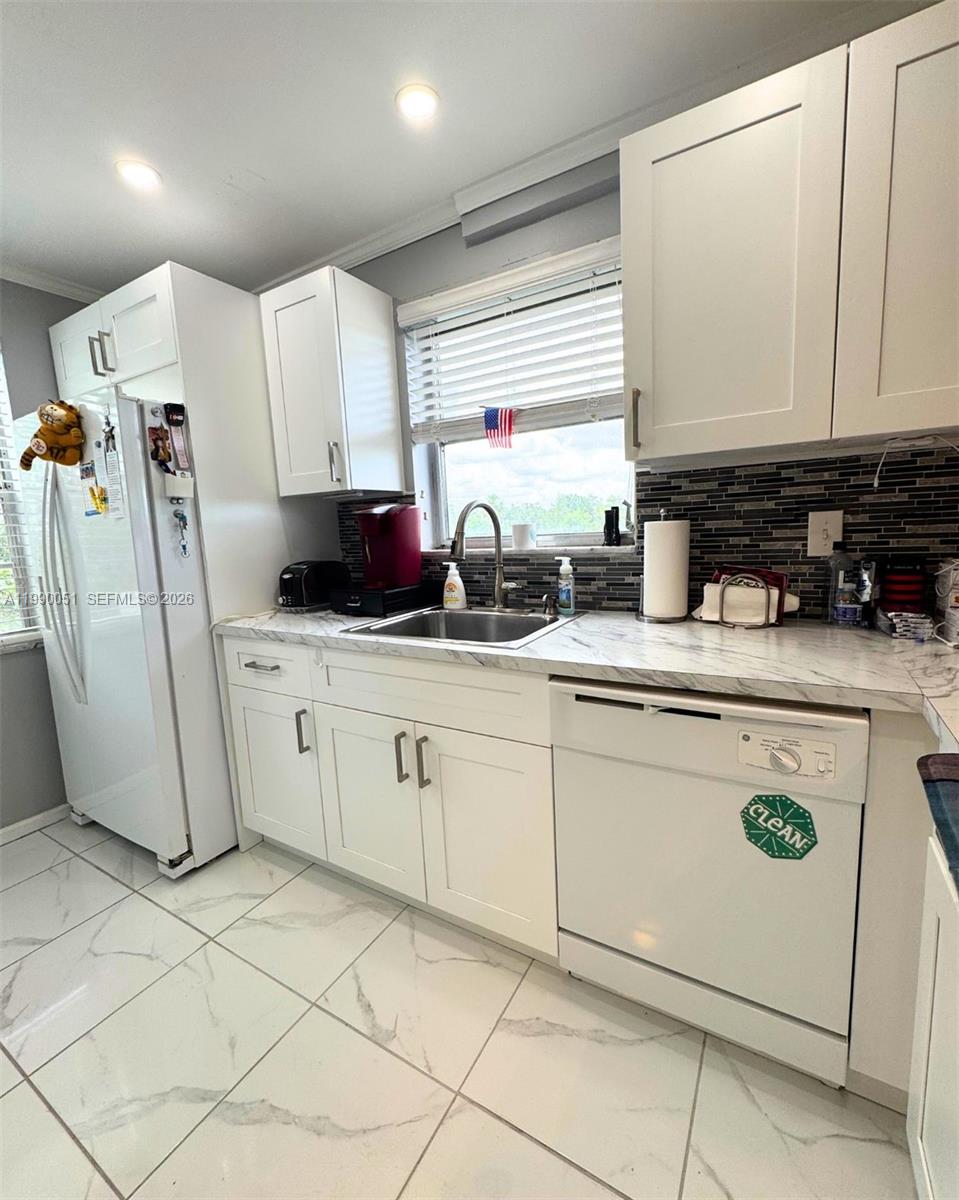 LAS VISTAS P-R IN INVERRA - Residential