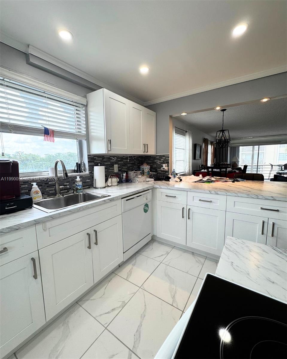 LAS VISTAS P-R IN INVERRA - Residential