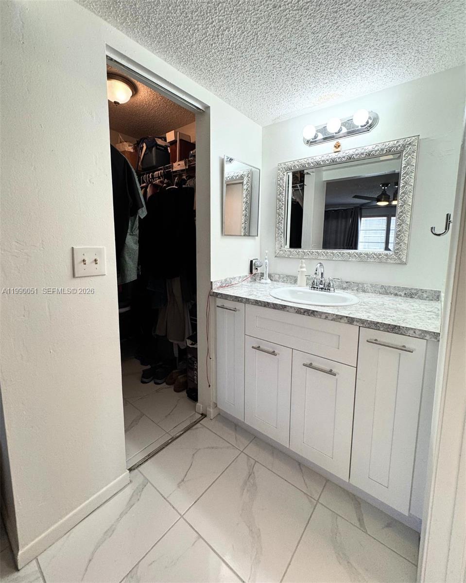 LAS VISTAS P-R IN INVERRA - Residential