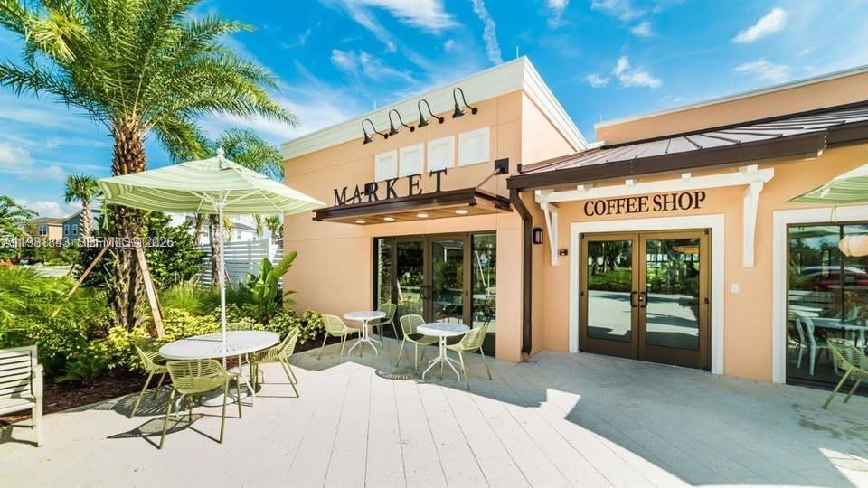 SOLARA RESORT VACATION - Residential