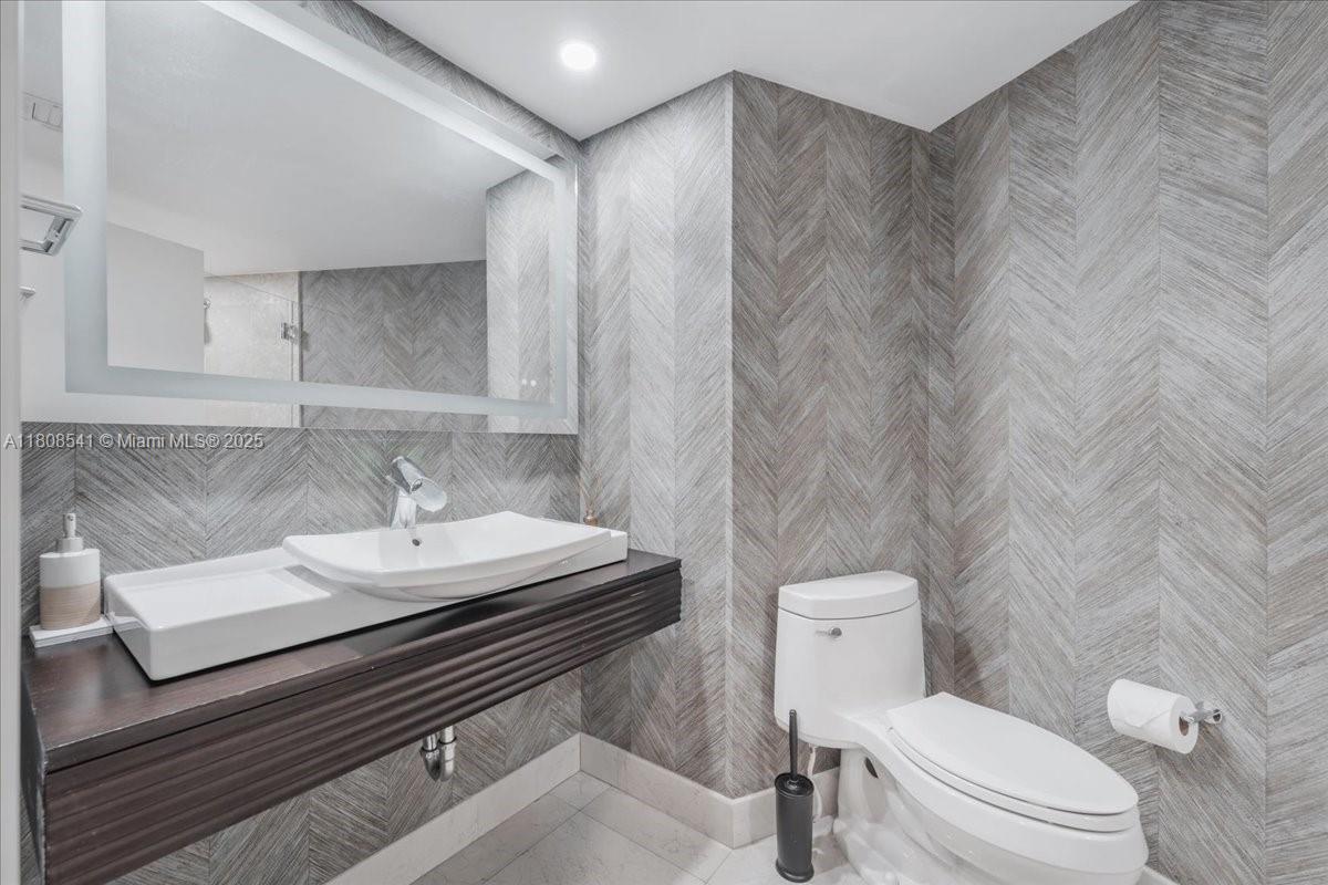BRISTOL TOWER CONDO - Residential