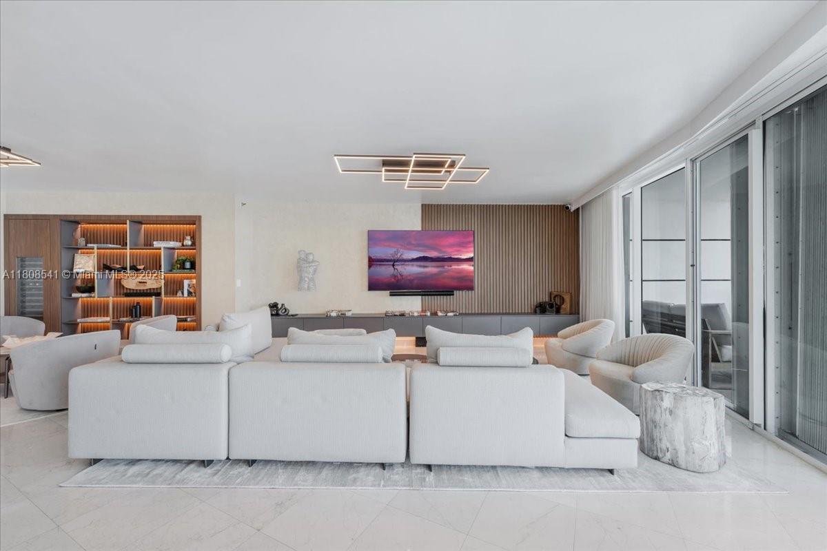 BRISTOL TOWER CONDO - Residential