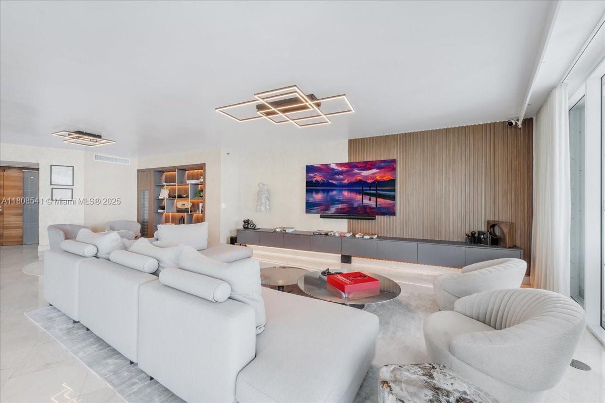 BRISTOL TOWER CONDO - Residential
