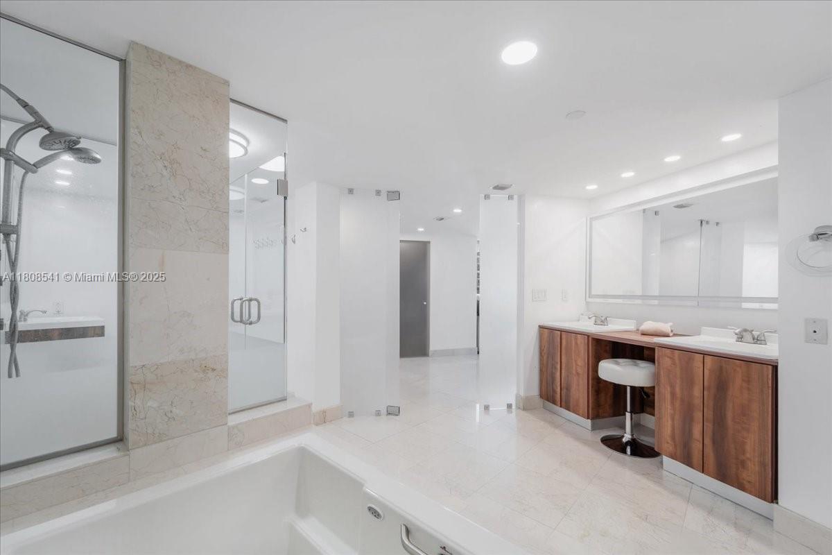 BRISTOL TOWER CONDO - Residential