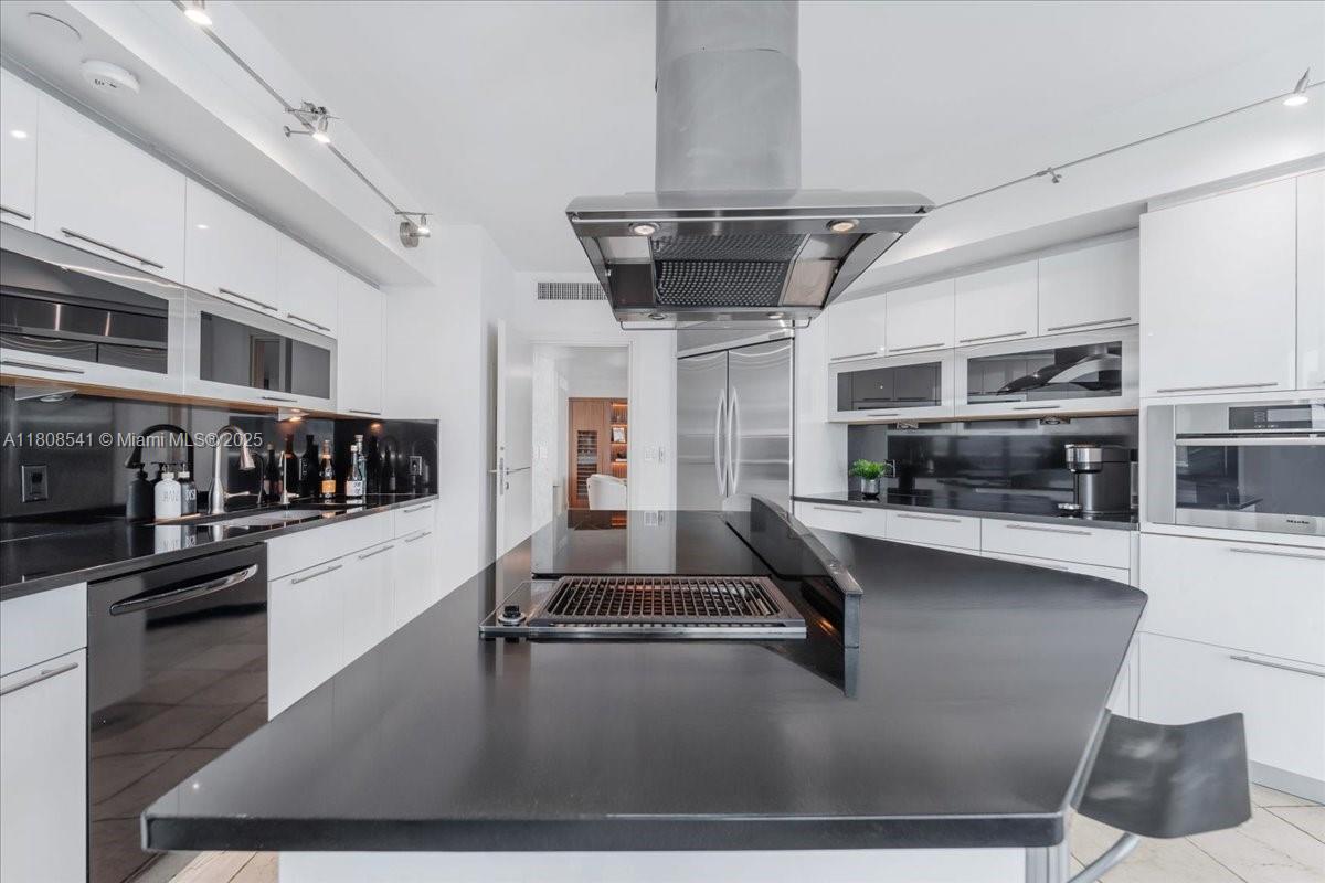 BRISTOL TOWER CONDO - Residential