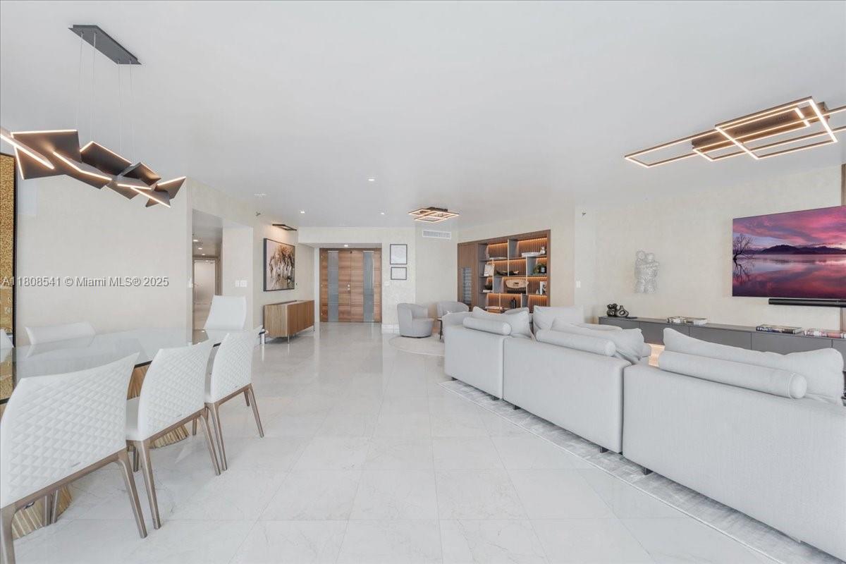 BRISTOL TOWER CONDO - Residential