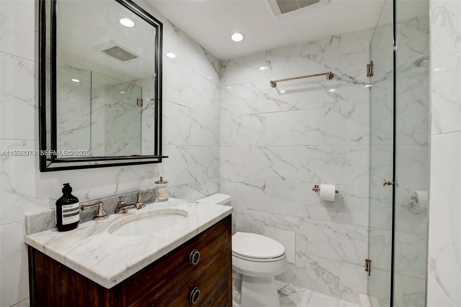 5600 CONDO - Residential Lease