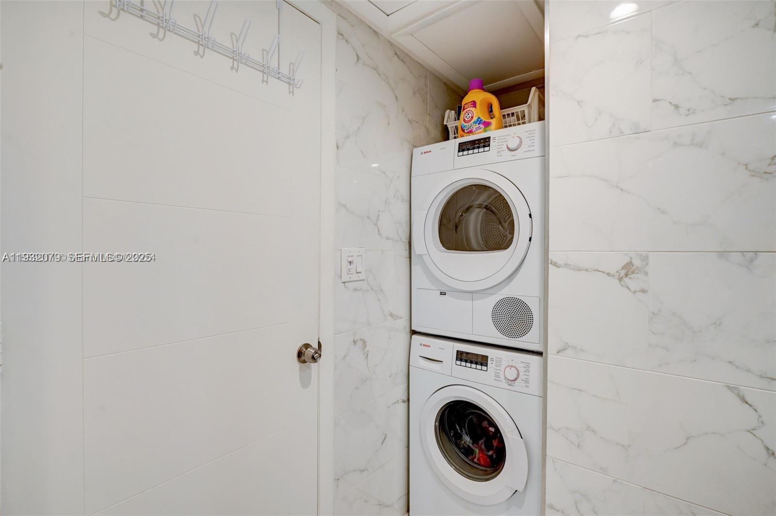 5600 CONDO - Residential Lease