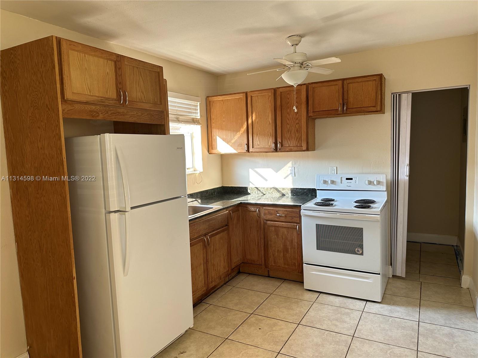 Photo 4 of 9 of listing 0b0fa8b8-34a8-4d73-ae84-b8615d935f38 house