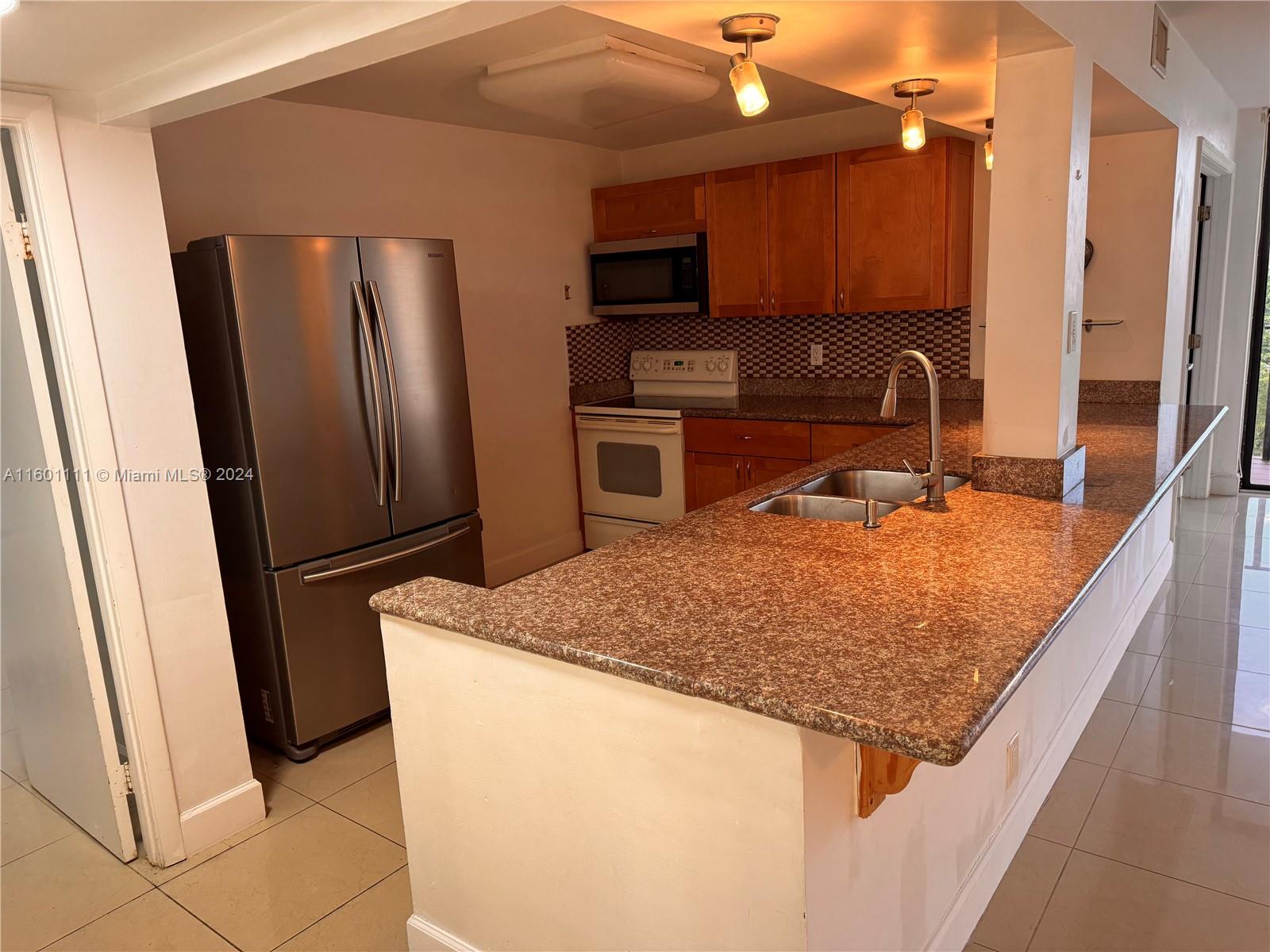 200 LESLIE CONDO - Residential Lease