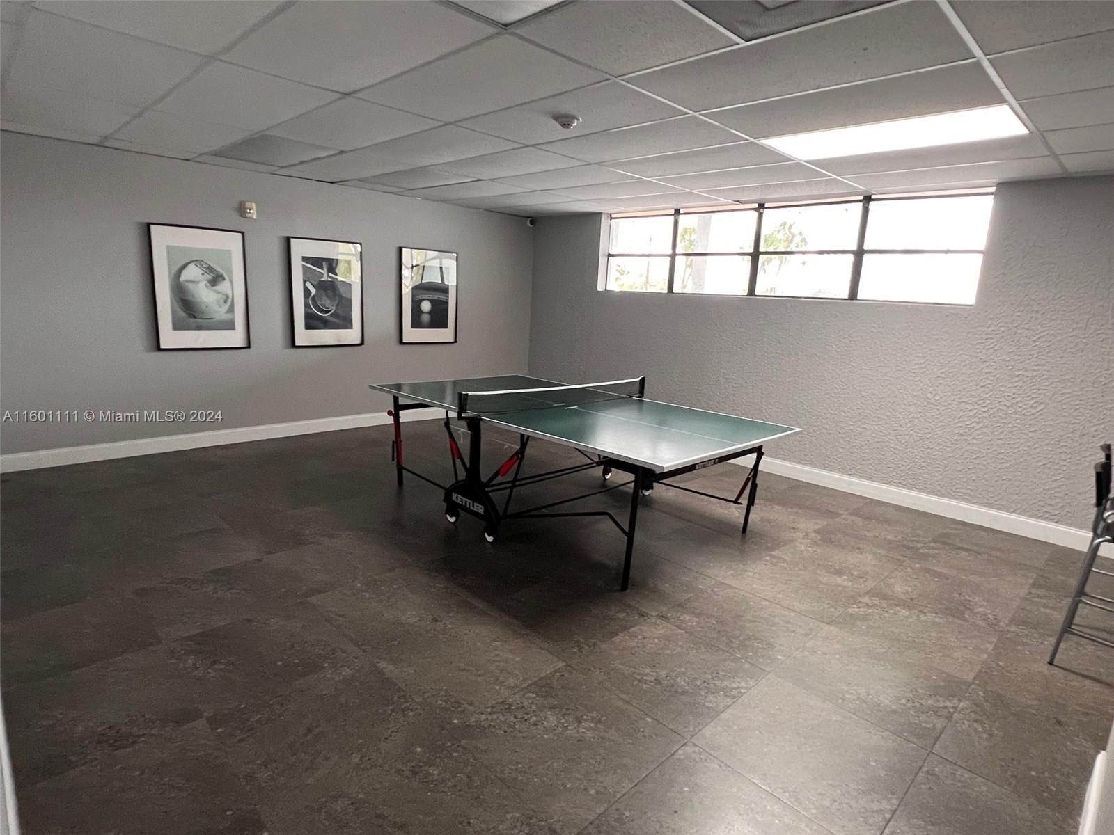 200 LESLIE CONDO - Residential Lease