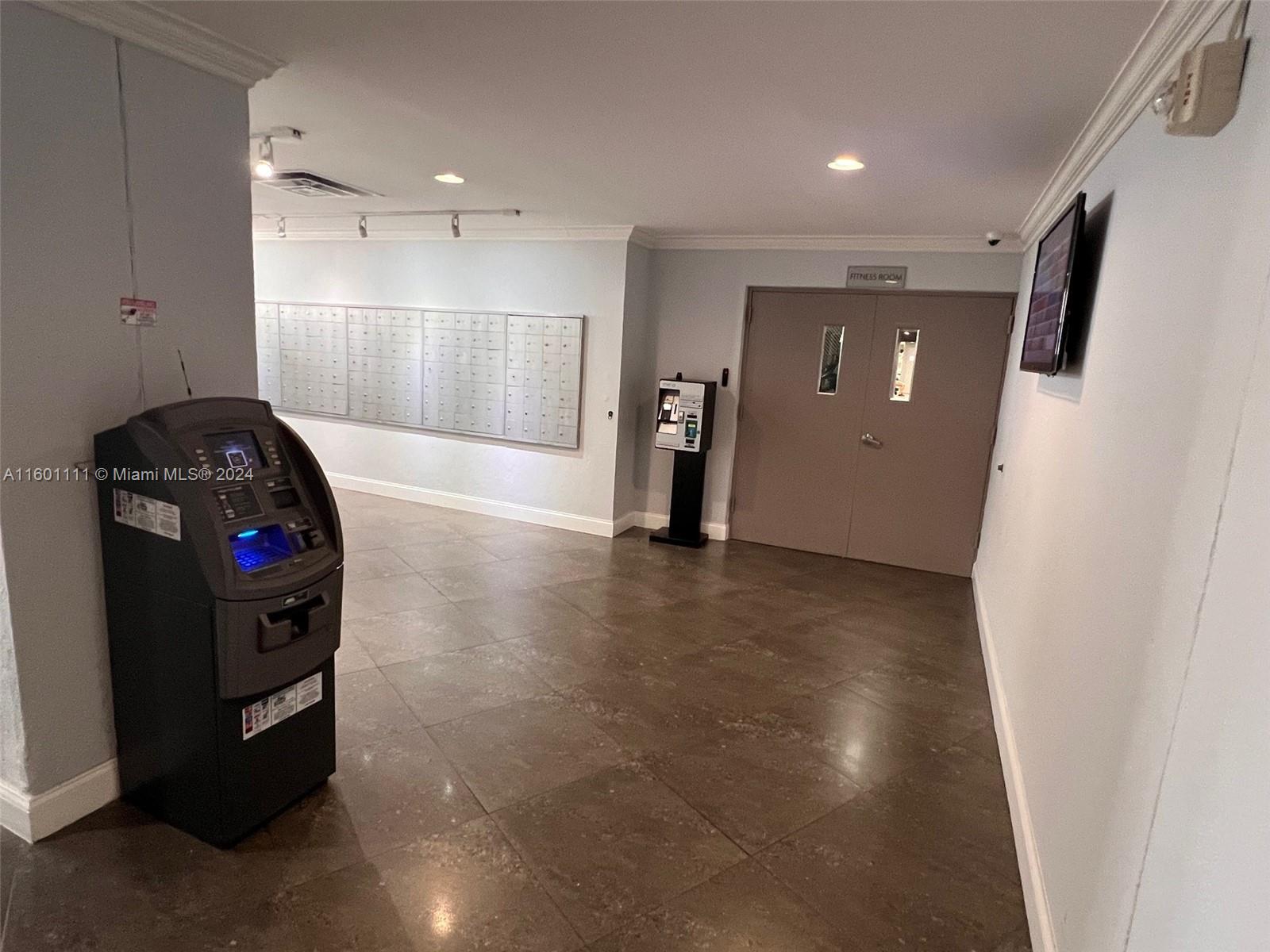 200 LESLIE CONDO - Residential Lease