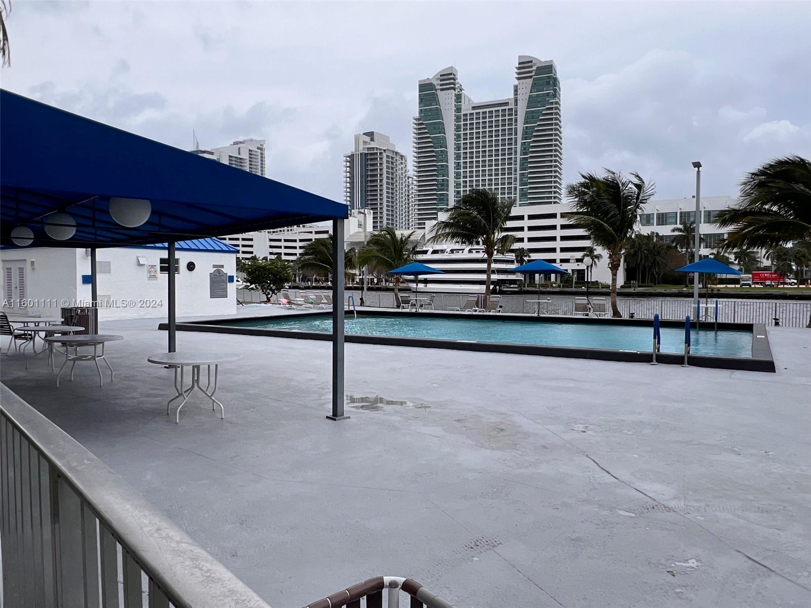 200 LESLIE CONDO - Residential Lease
