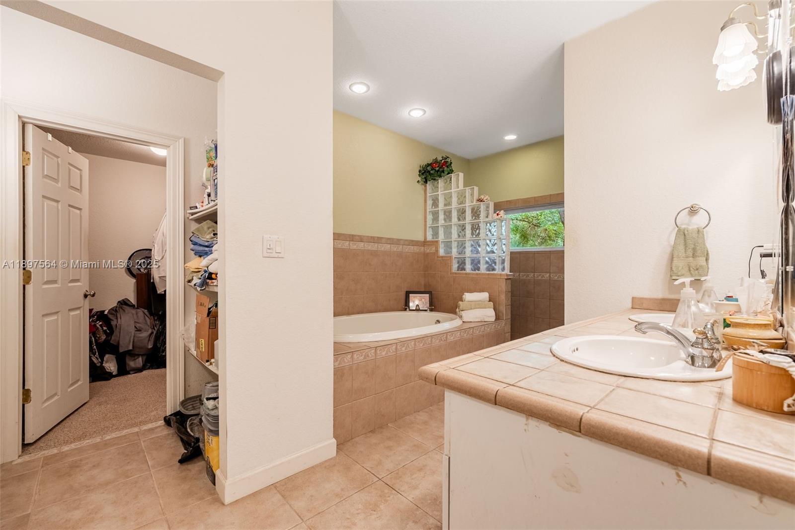 Port Labelle - Residential