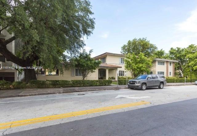 406 Valencia Ave