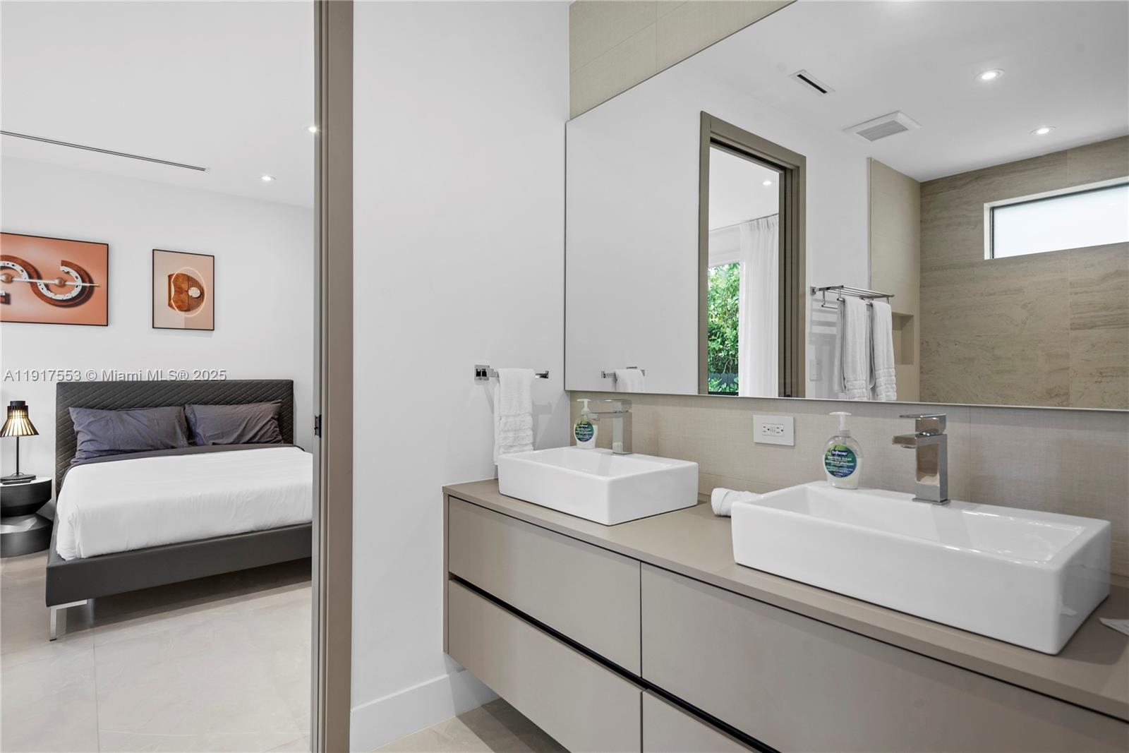 GREYKNOLL ESTATES - Residential Lease