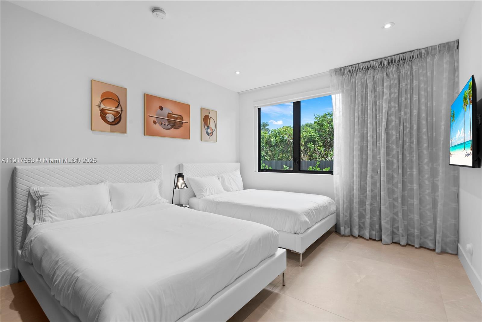 GREYKNOLL ESTATES - Residential Lease