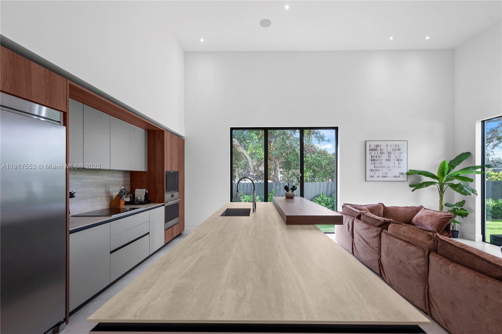 GREYKNOLL ESTATES - Residential Lease