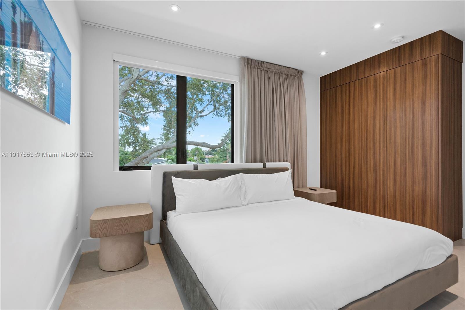 GREYKNOLL ESTATES - Residential Lease