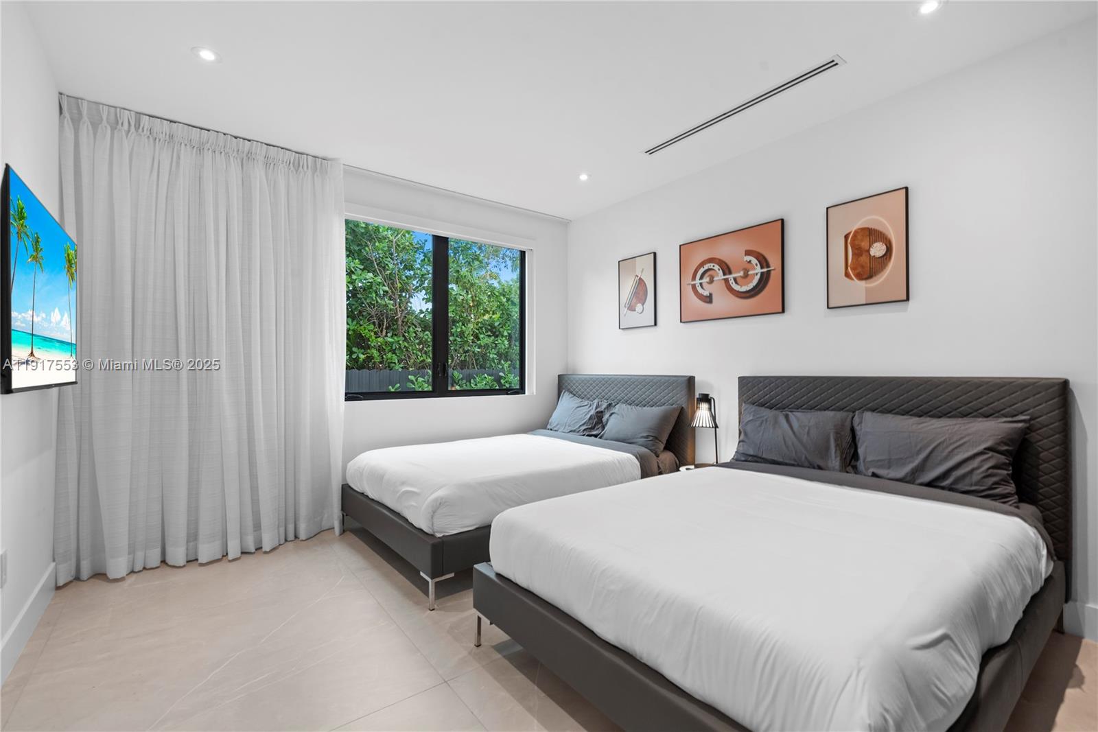 GREYKNOLL ESTATES - Residential Lease