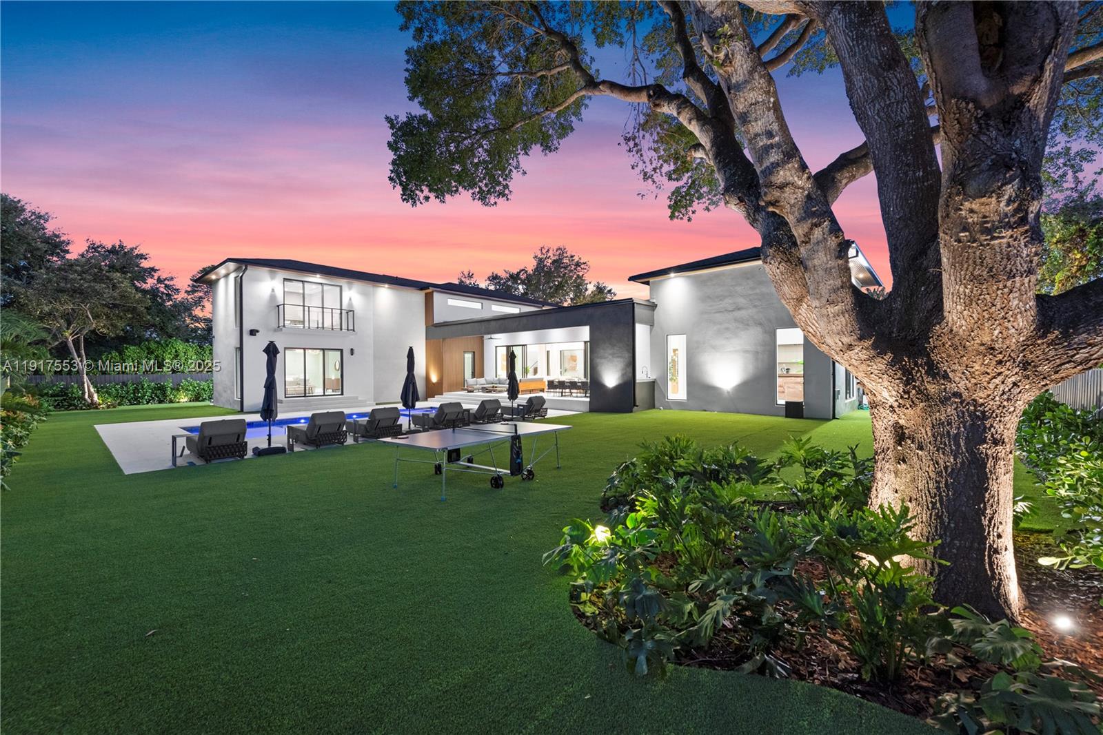 GREYKNOLL ESTATES - Residential Lease