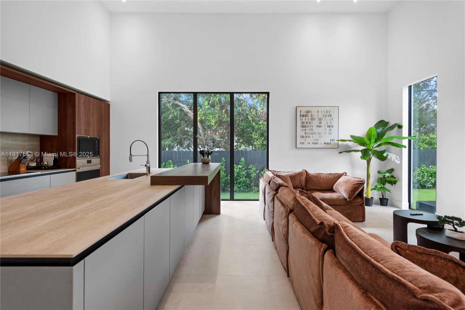 GREYKNOLL ESTATES - Residential Lease