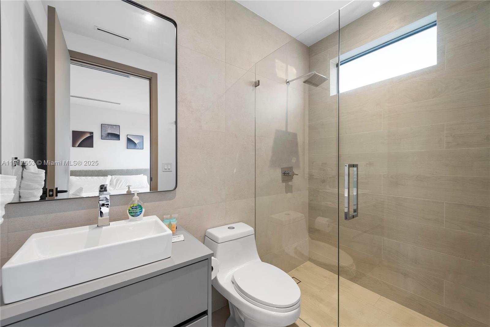 GREYKNOLL ESTATES - Residential Lease