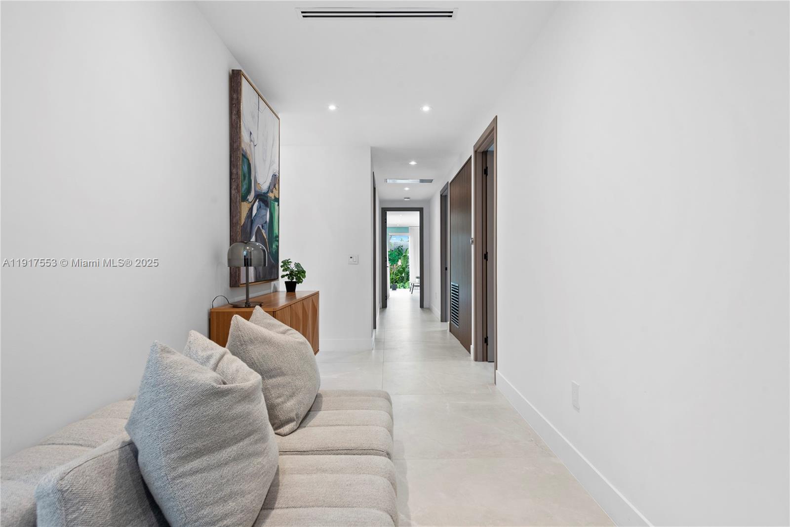 GREYKNOLL ESTATES - Residential Lease