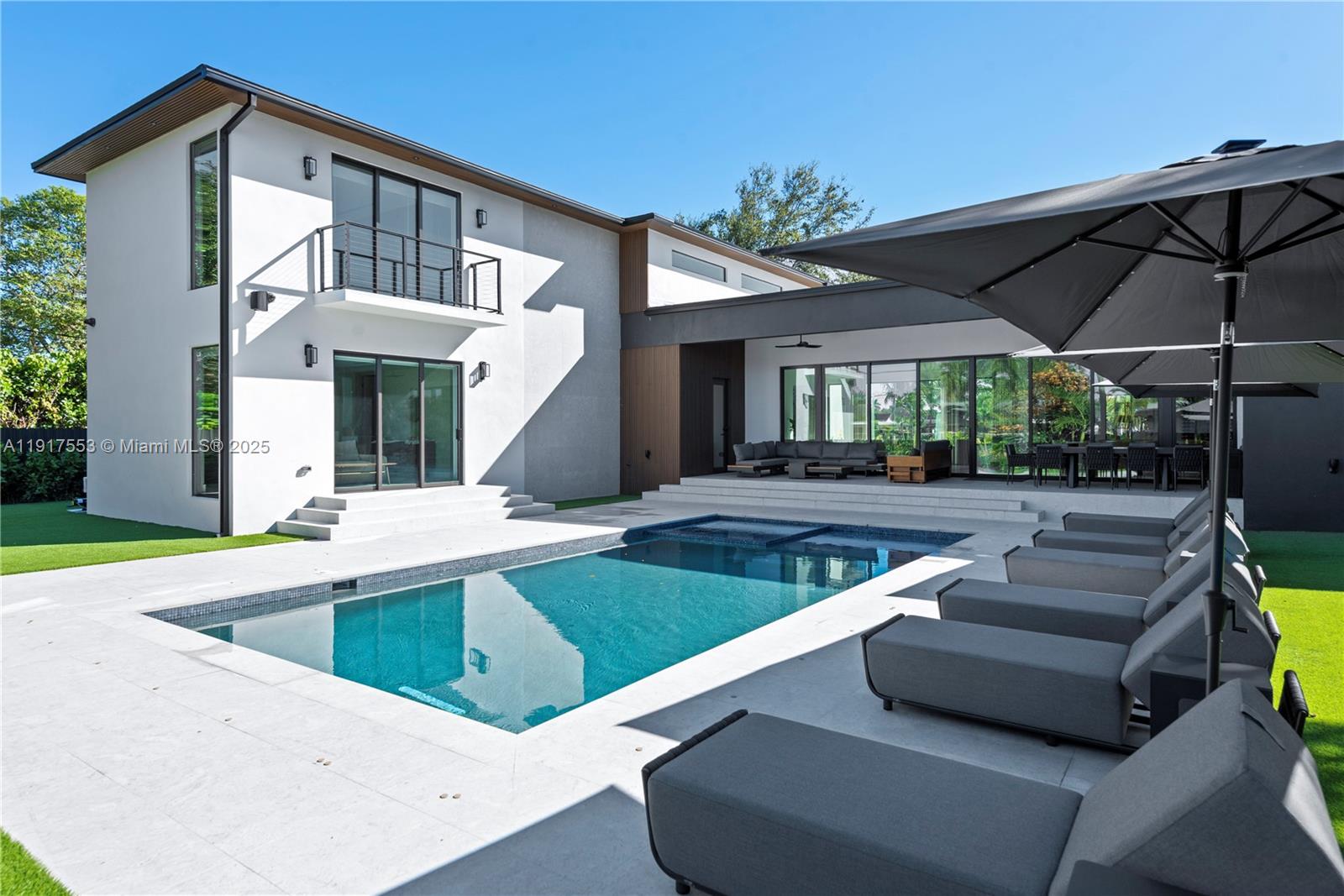 GREYKNOLL ESTATES - Residential Lease