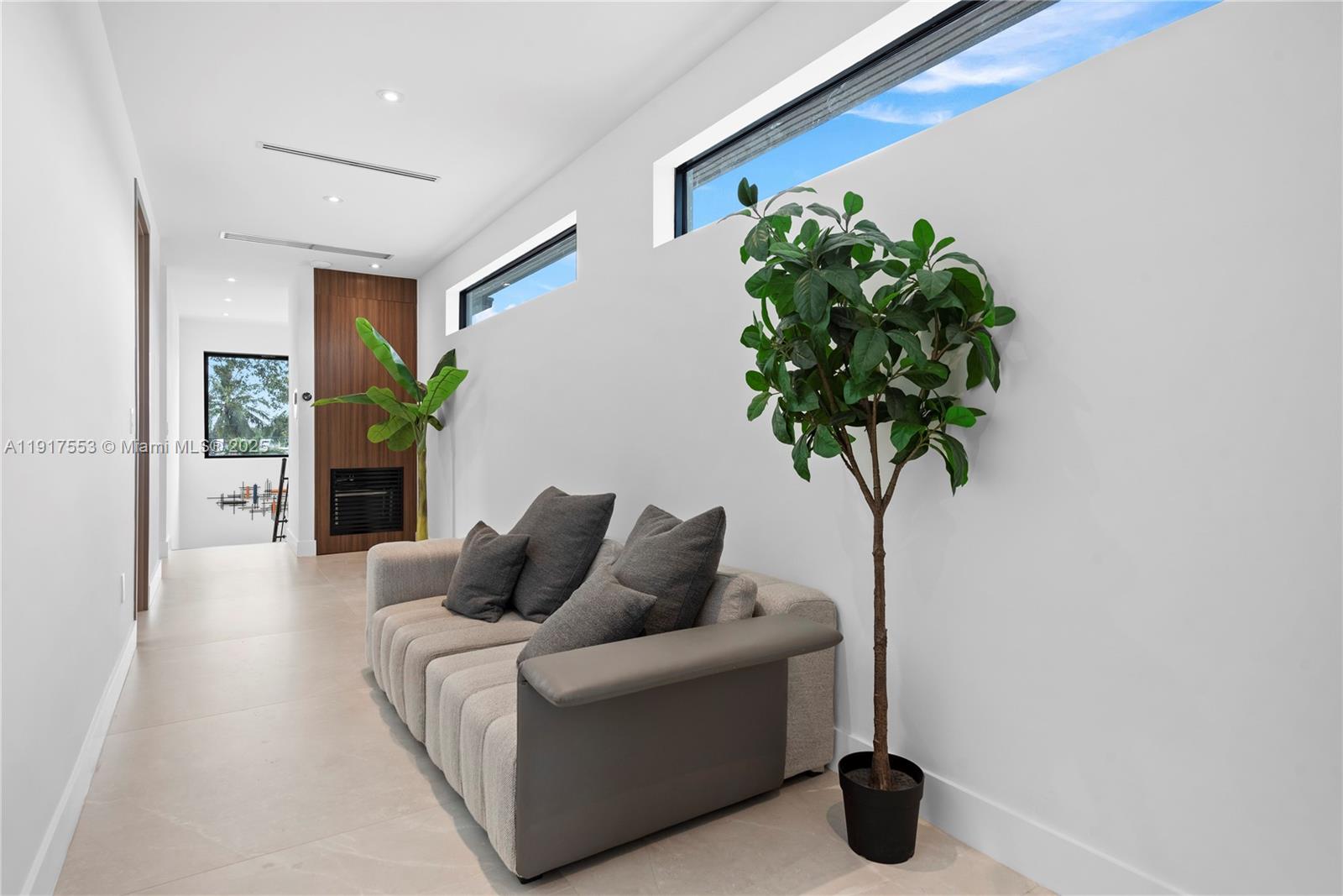 GREYKNOLL ESTATES - Residential Lease