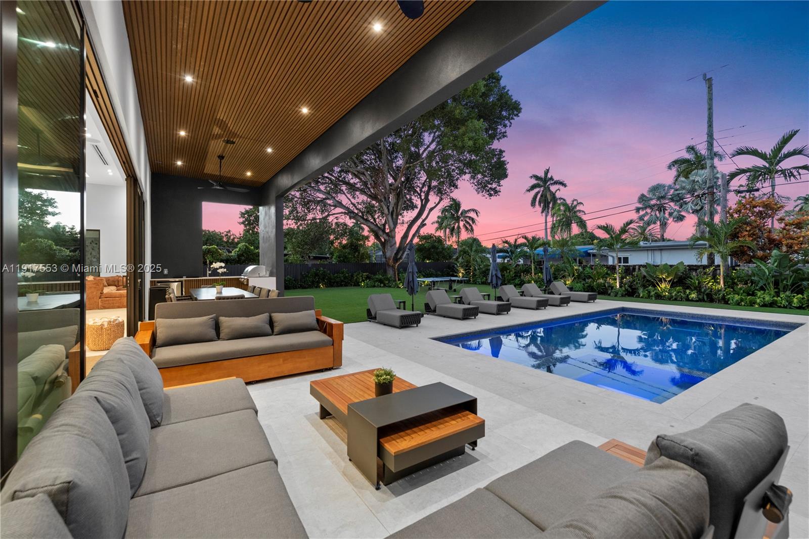 GREYKNOLL ESTATES - Residential Lease