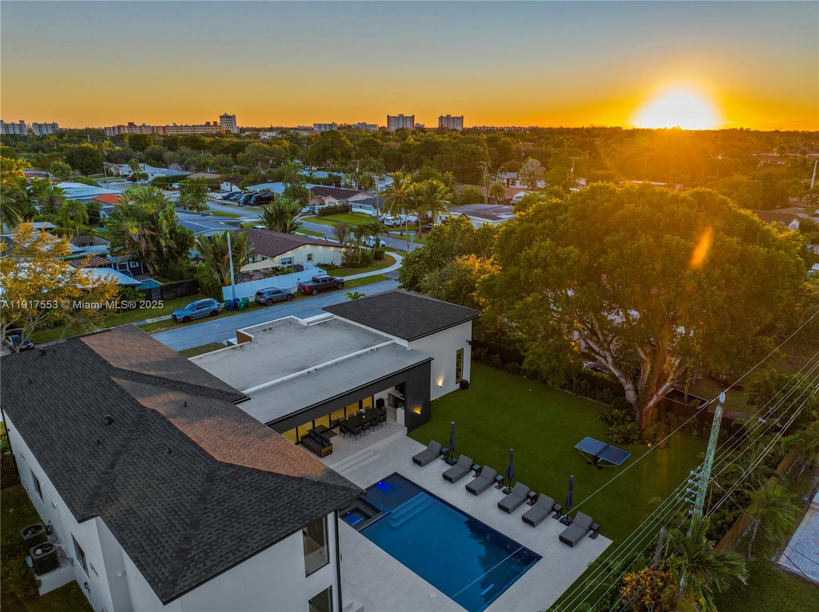 GREYKNOLL ESTATES - Residential Lease