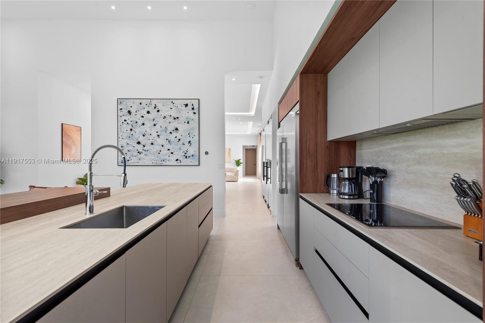 GREYKNOLL ESTATES - Residential Lease