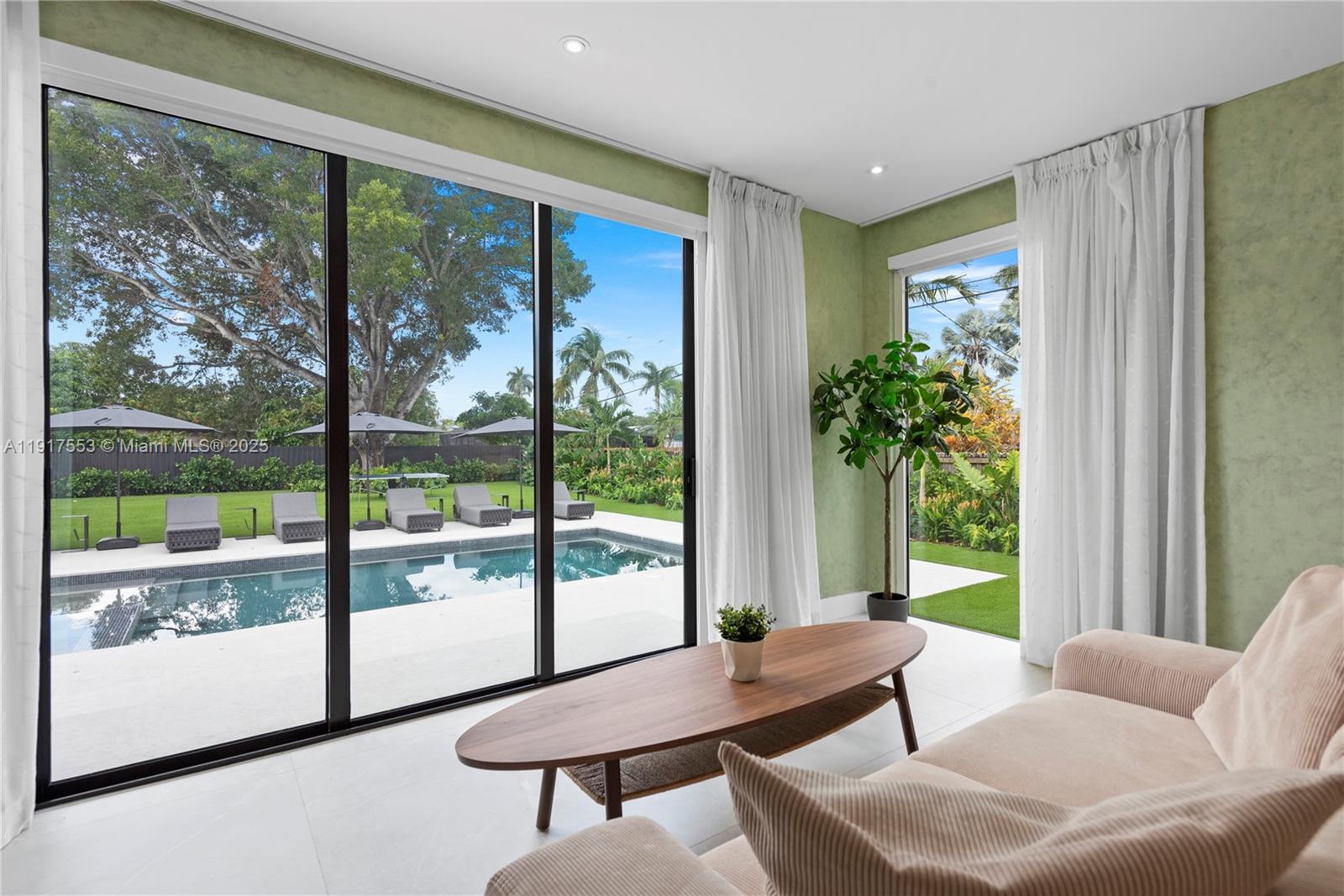 GREYKNOLL ESTATES - Residential Lease