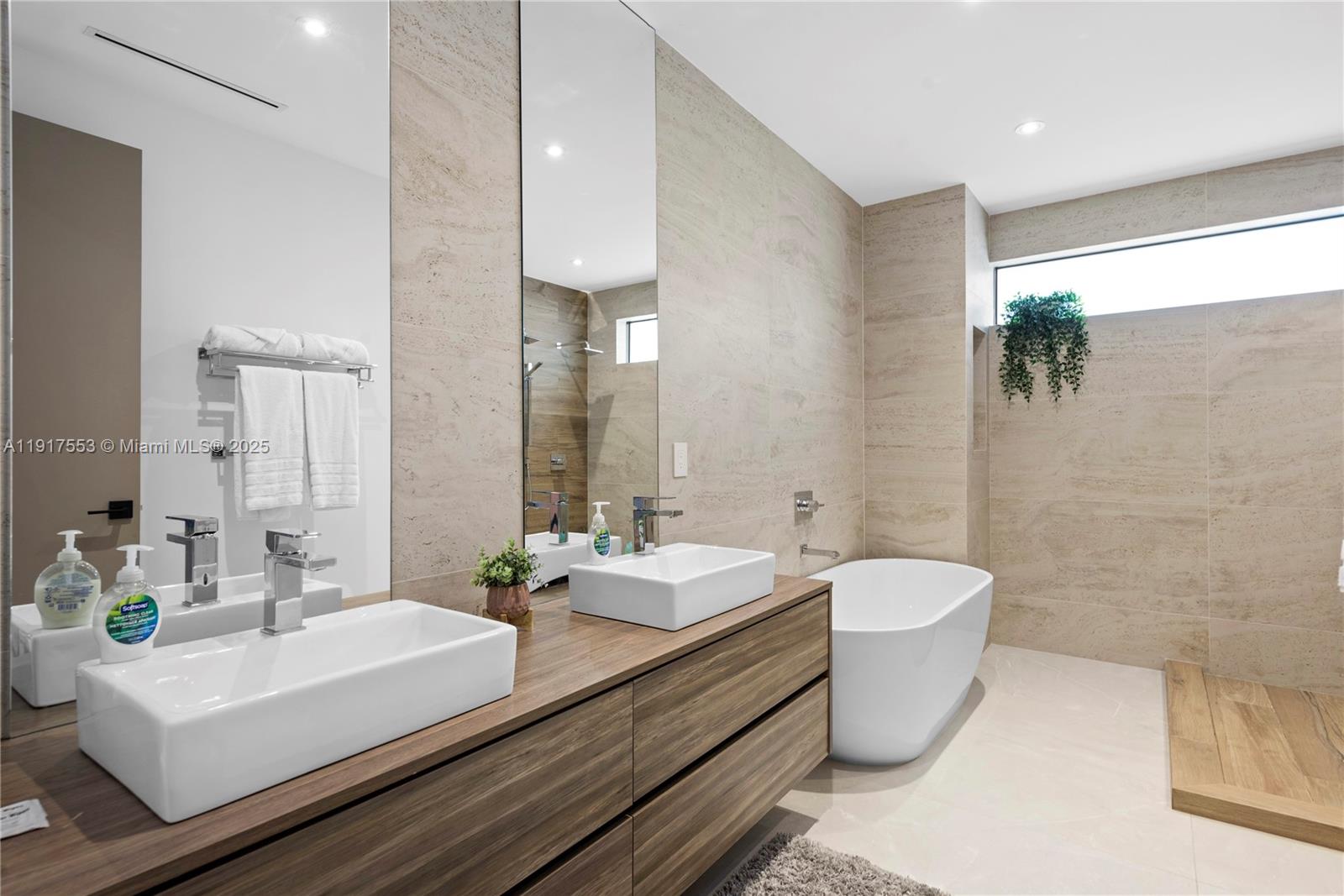 GREYKNOLL ESTATES - Residential Lease