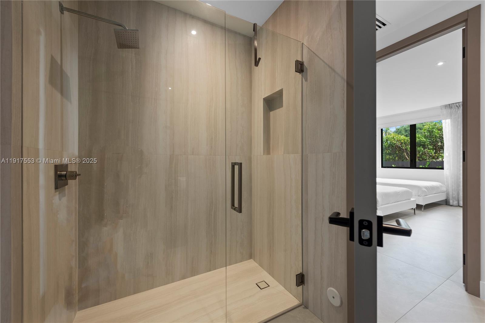 GREYKNOLL ESTATES - Residential Lease