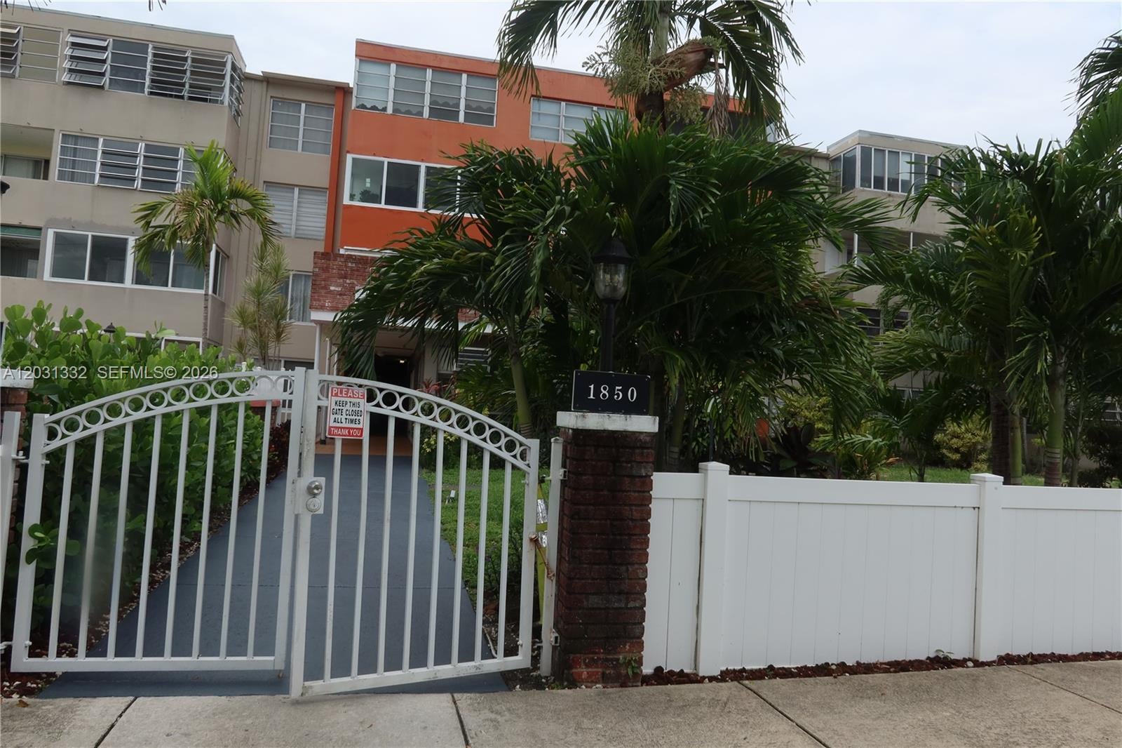 1850 NE 169th St 312, North Miami Beach FL 33162
