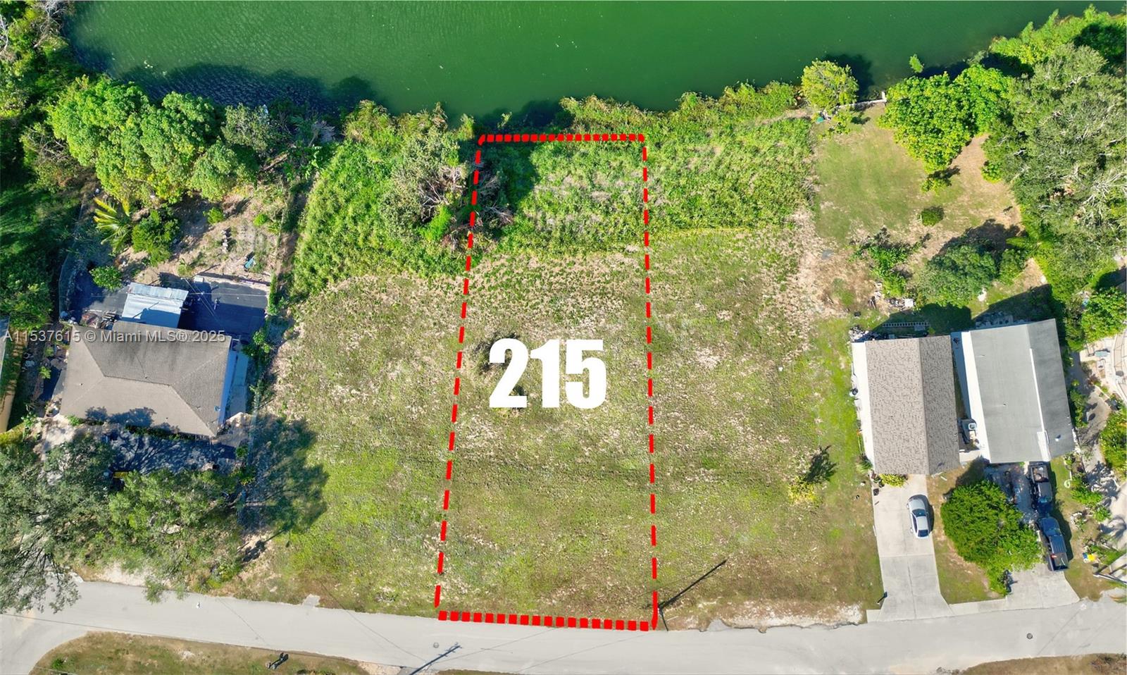 AMAZING!!! Opportunity to build a dream home or multifamily units. Wake up in the comfort of June Lake's
serenity and peaceful lake view. Within minutes from schools, shopping, restaurants, and water sports. This
community is excellent for family activities, and water sports and is centrally located.