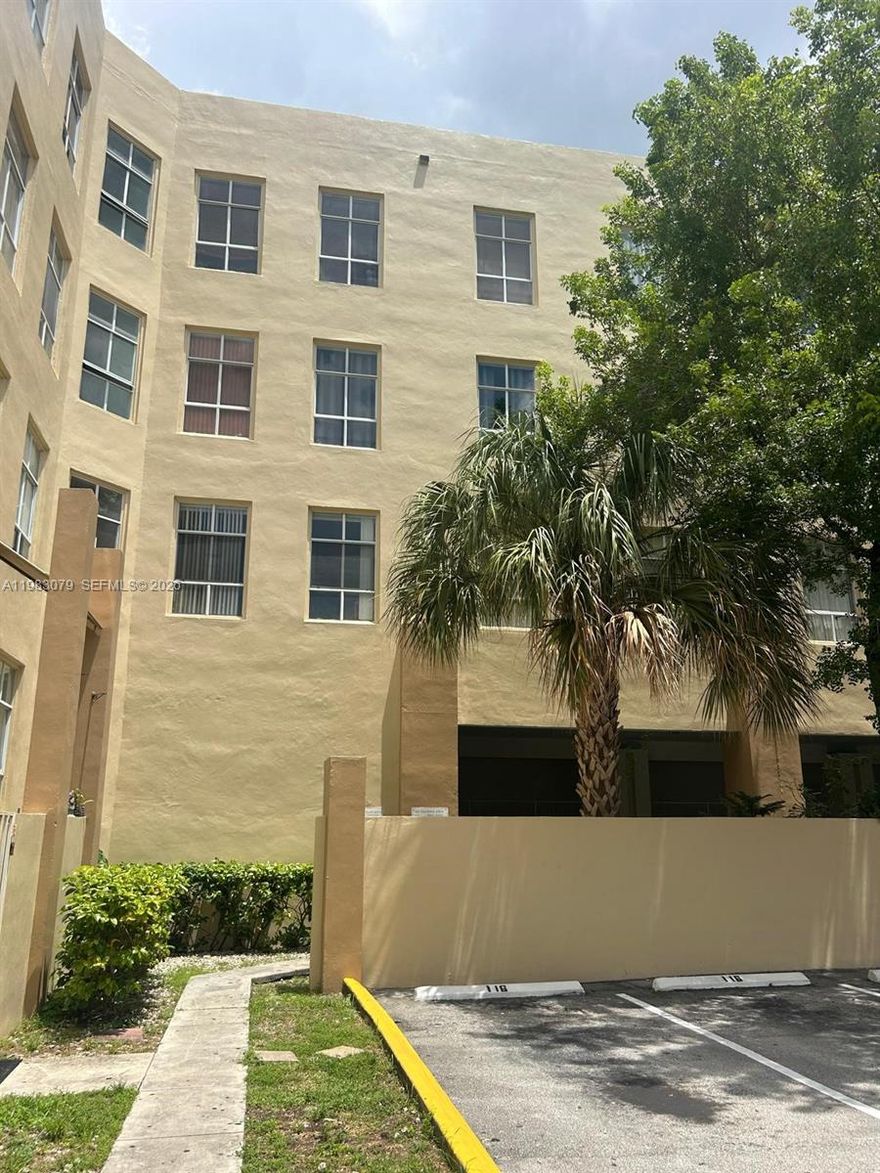 Charming and well-maintained 1-bedroom, 1-bathroom apartment in a prime location. This unit features a brand-new kitchen, beautiful parquet floors, and has been freshly painted throughout. Bright and comfortable living space perfect for convenient everyday living. Ideally located near Palmetto General Hospital, with quick access to the Palmetto Expressway and Interstate 75, making commuting easy. Close to shopping, dining, and essential services.

Perfect opportunity to live in a centrally located and move-in ready.
