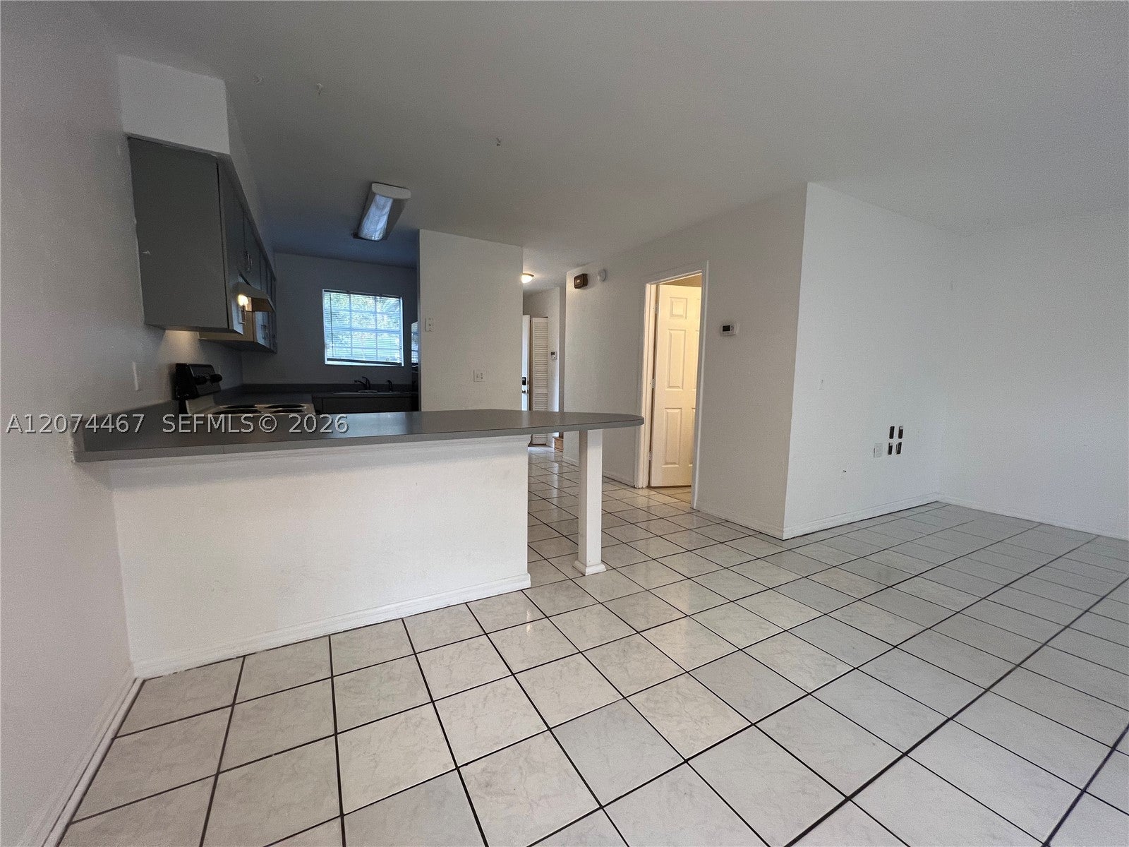 2871 SW 38 Place