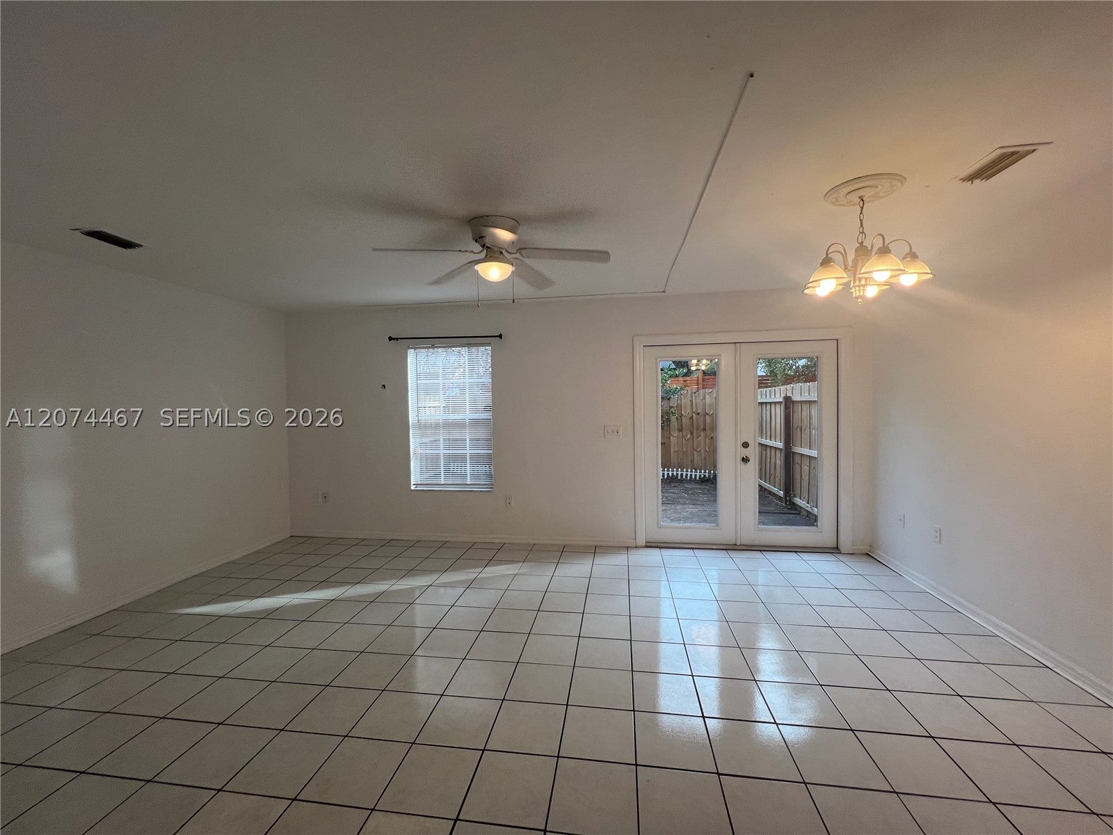 2871 SW 38 Place
