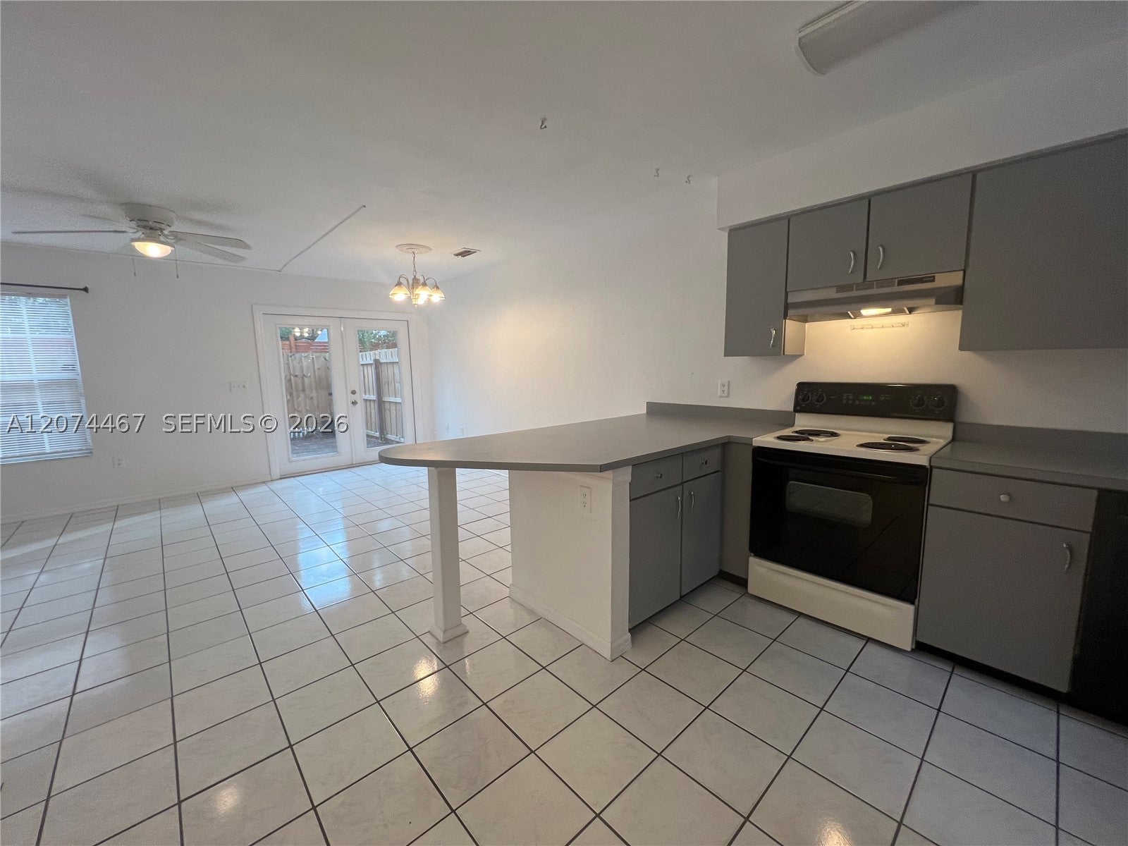 2871 SW 38 Place
