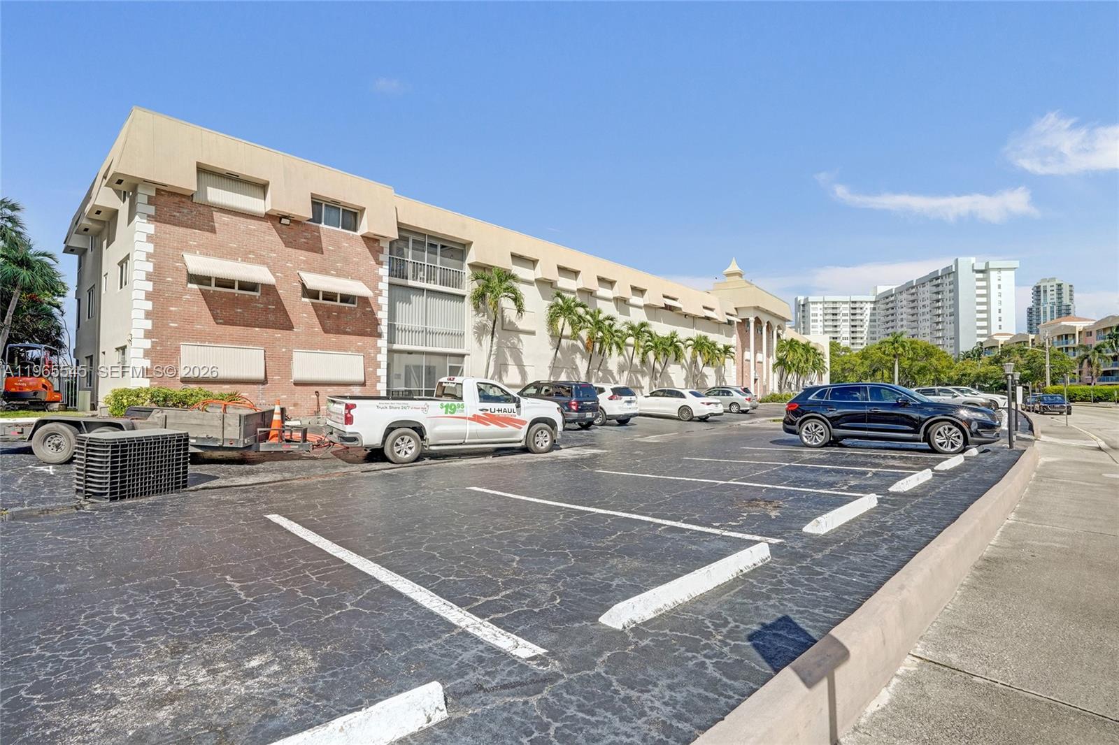 300 Golden Isles Dr 102