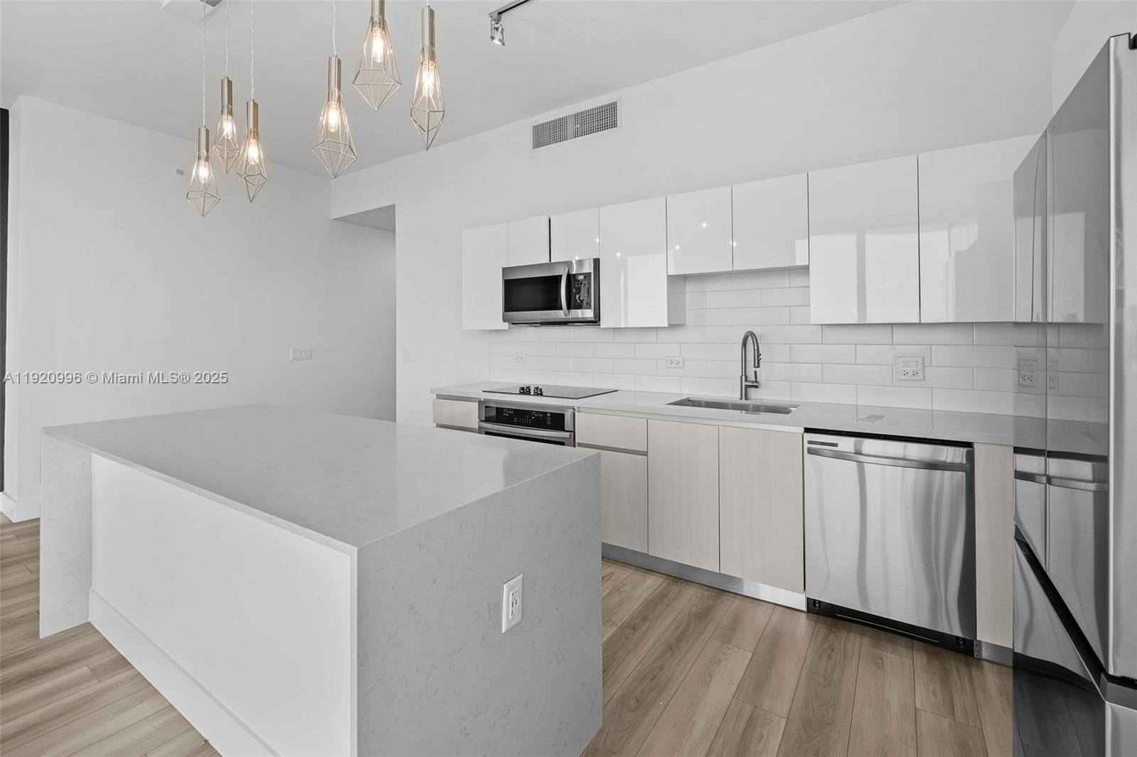 DIPLOMAT GOLF ESTATES - Residential