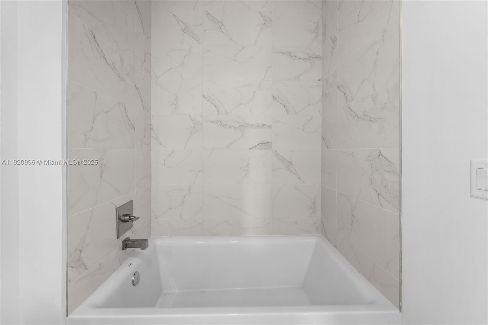 DIPLOMAT GOLF ESTATES - Residential