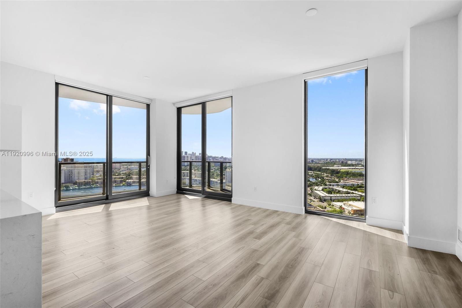 DIPLOMAT GOLF ESTATES - Residential