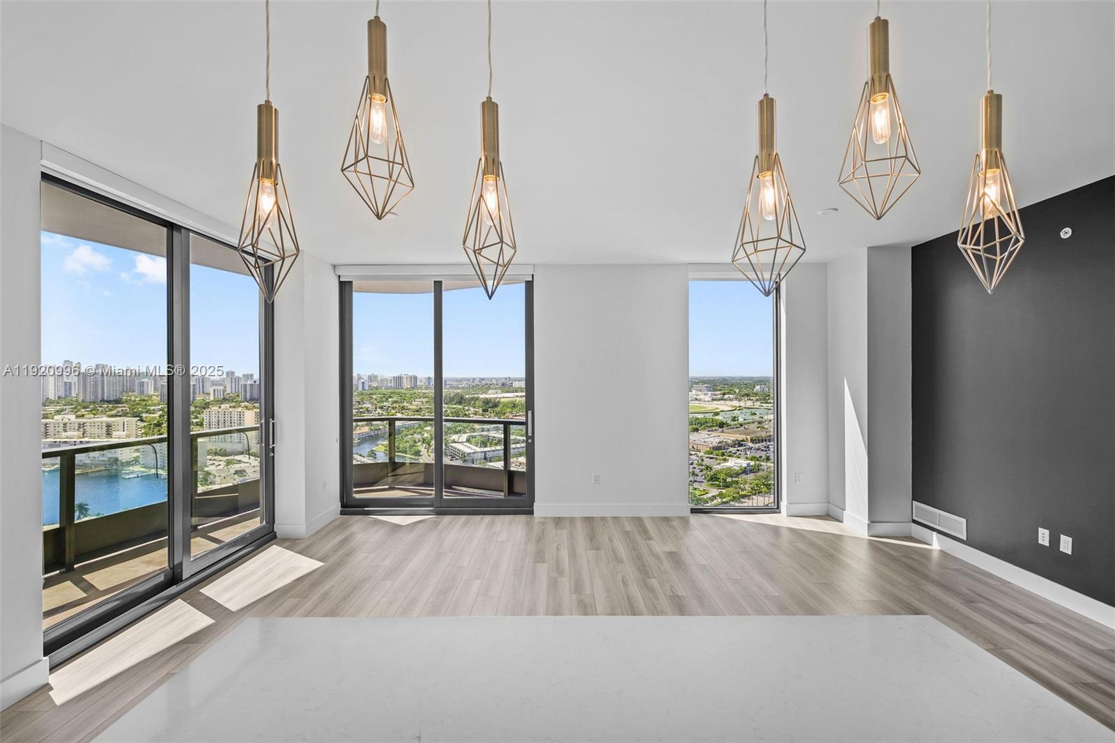 DIPLOMAT GOLF ESTATES - Residential