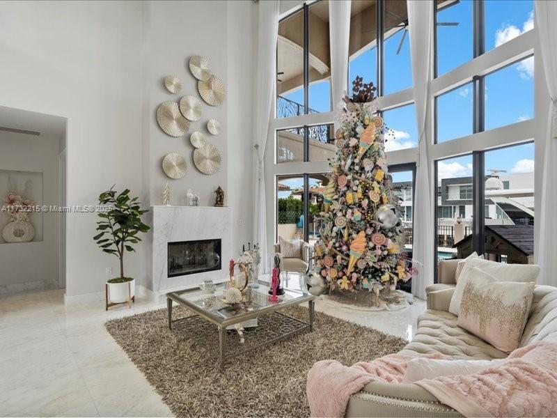 EASTERN SHORES 1ST ADDN - Residential